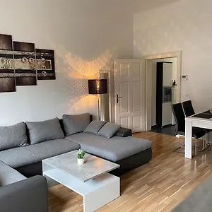 https://devich-apartments.vienna-besthotels.com