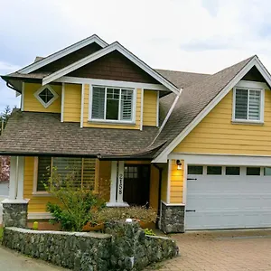 Bellamy Manor Large With 5beds! In Langford Victoria