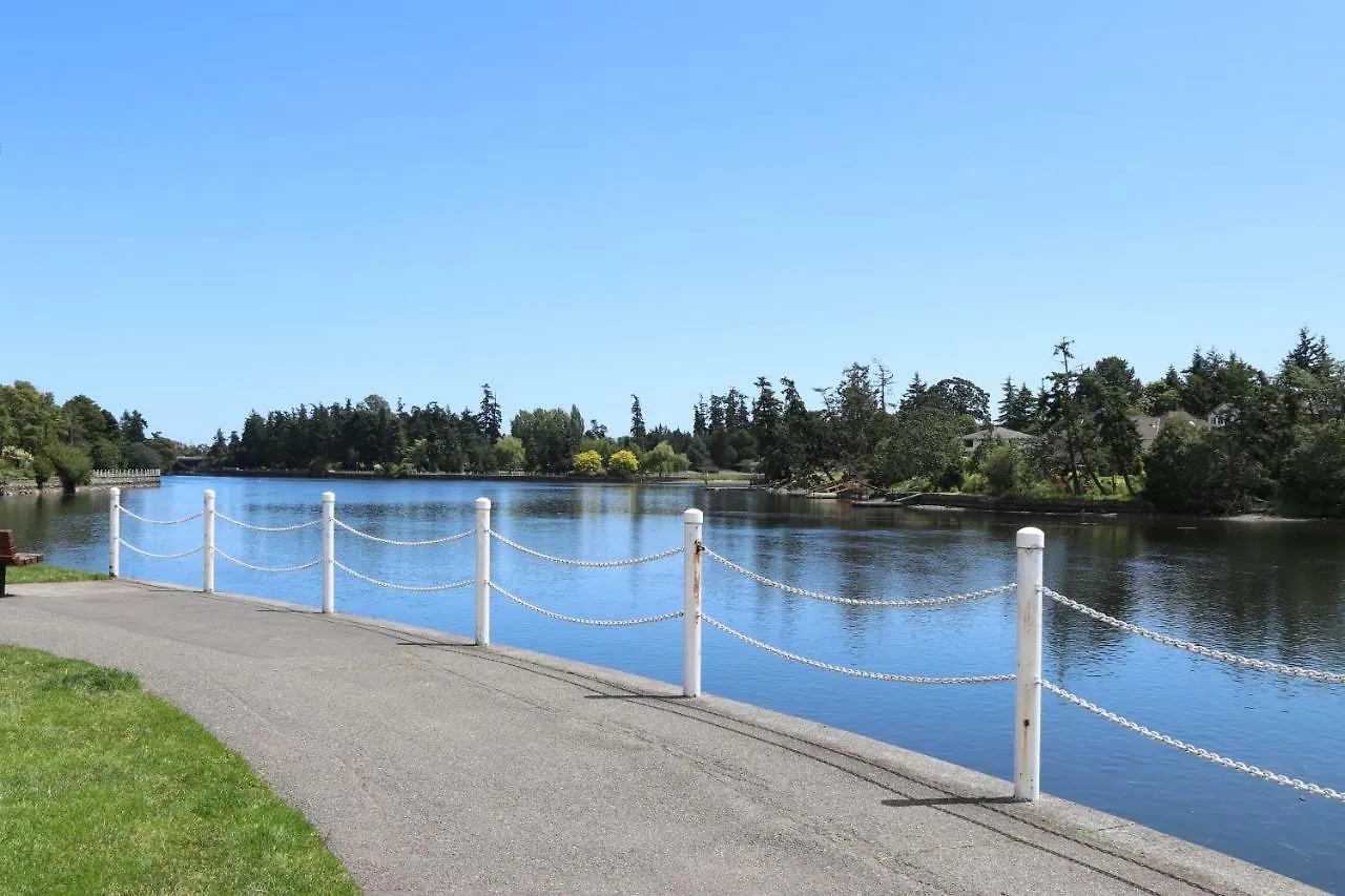 Lipton Place By Elegant Waterfront Apartment Victoria Canada